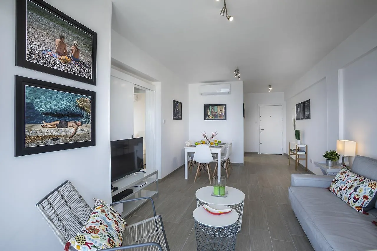 Mackenzie Zoe Seafront Suite Larnaka Apartment