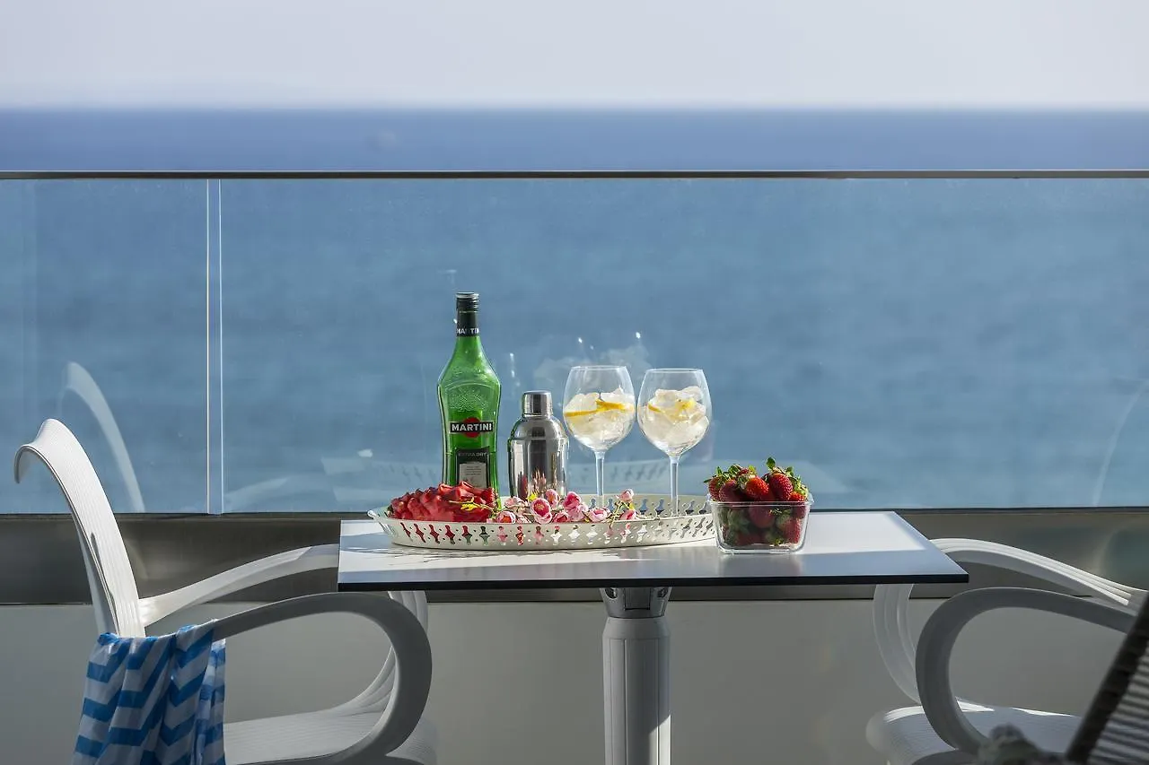Mackenzie Zoe Seafront Suite Larnaka 0*,