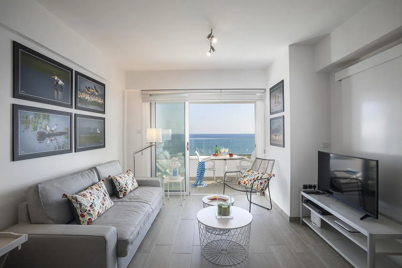 Apartment Mackenzie Zoe Seafront Suite Larnaca