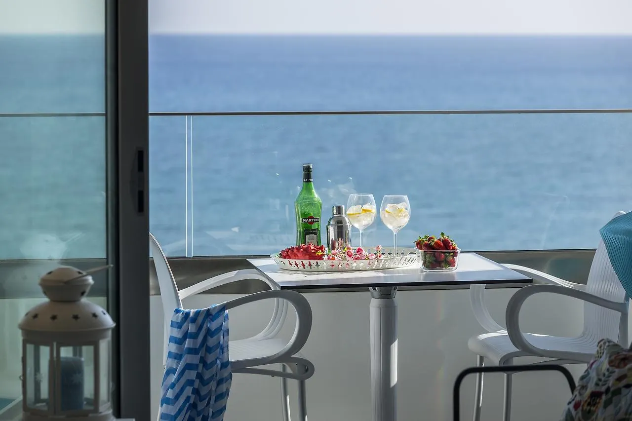 Mackenzie Zoe Seafront Suite Larnaca